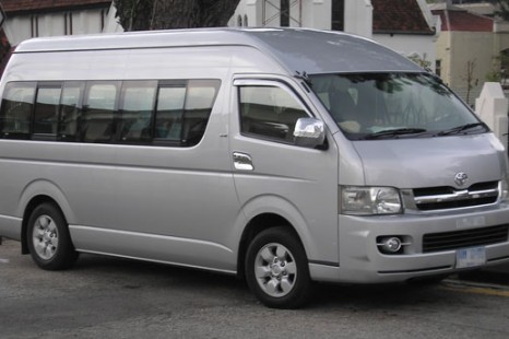 Cho thuê xe Toyota Hiace 16 chỗ tại tphcm